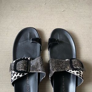 Donald J Pliner sandals excellent condition!